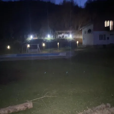 Mihajlo & Milos 公寓 耶蒂斯特