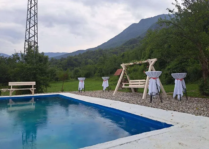 Mihajlo & Milos شقة